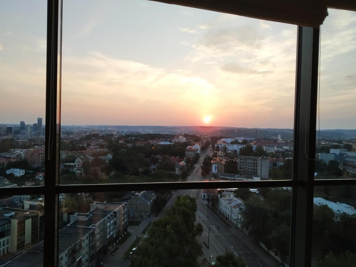 Luxury Apartment In Skyscraper Vilna Exterior foto